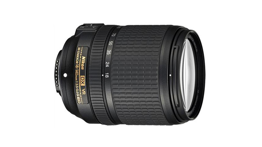 Nikon D5600 + 18-140mm VR